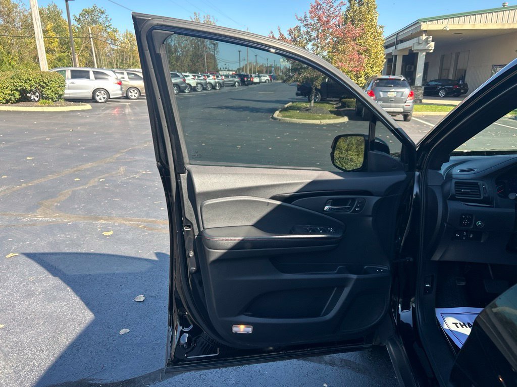 Used 2020 Honda Pilot Black Edition image 10