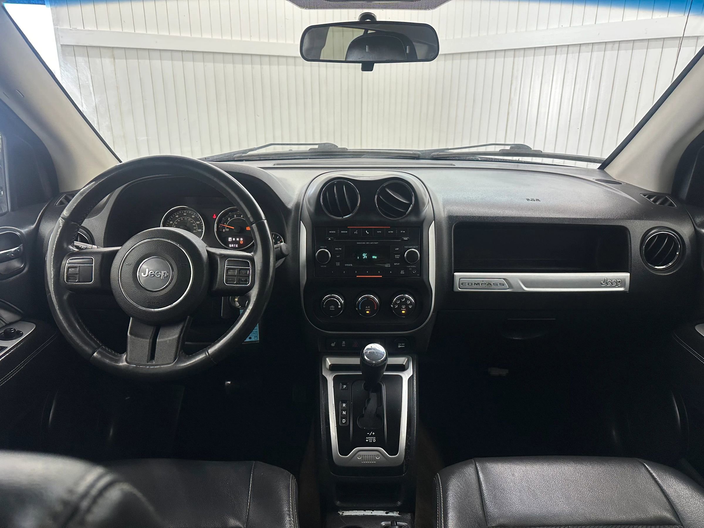 Used 2014 Jeep Compass Latitude image 16