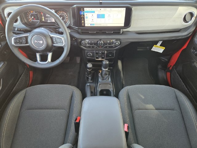Used 2026 Jeep Wrangler Unlimited Sahara AWD/4WD image 34