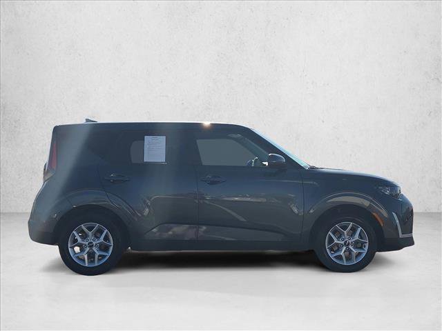 Used 2024 Kia Soul LX w/ Option Group 015 FWD video 4