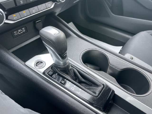 Used 2025 Nissan Altima 2.5 SV FWD image 15