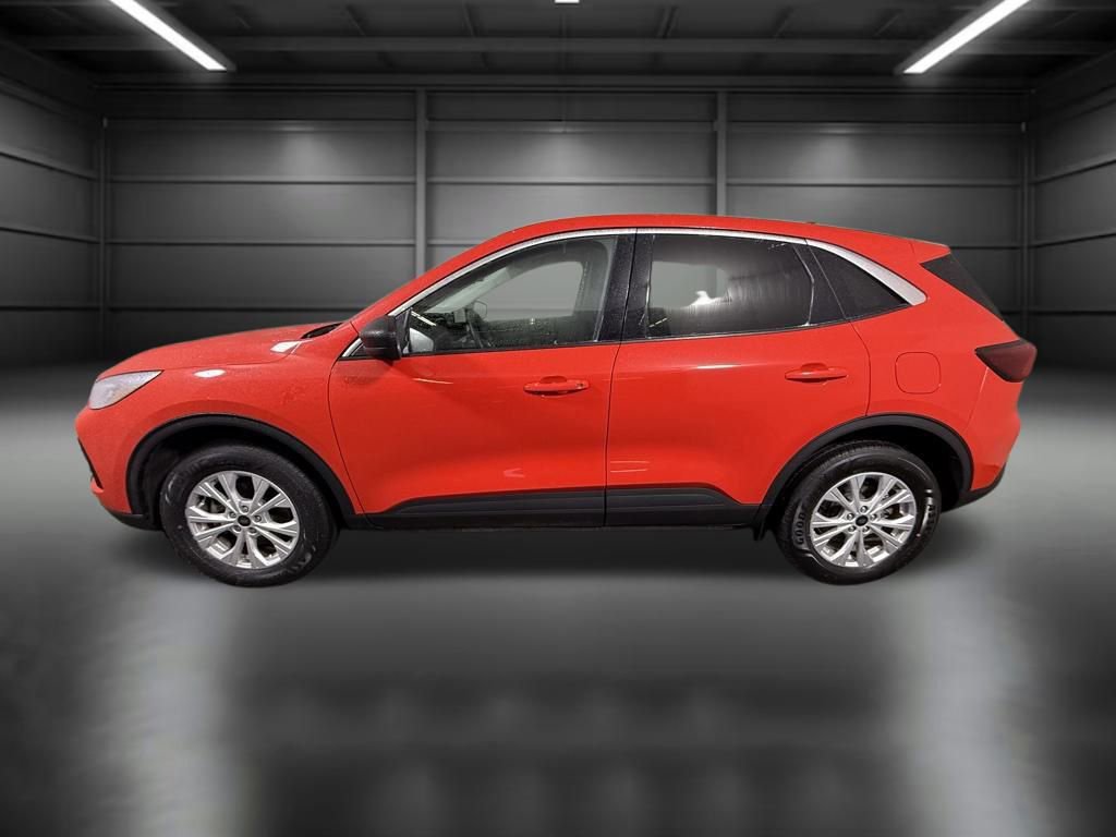 Used 2024 Ford Escape Active w/ Tech Pack #1 AWD/4WD image 3