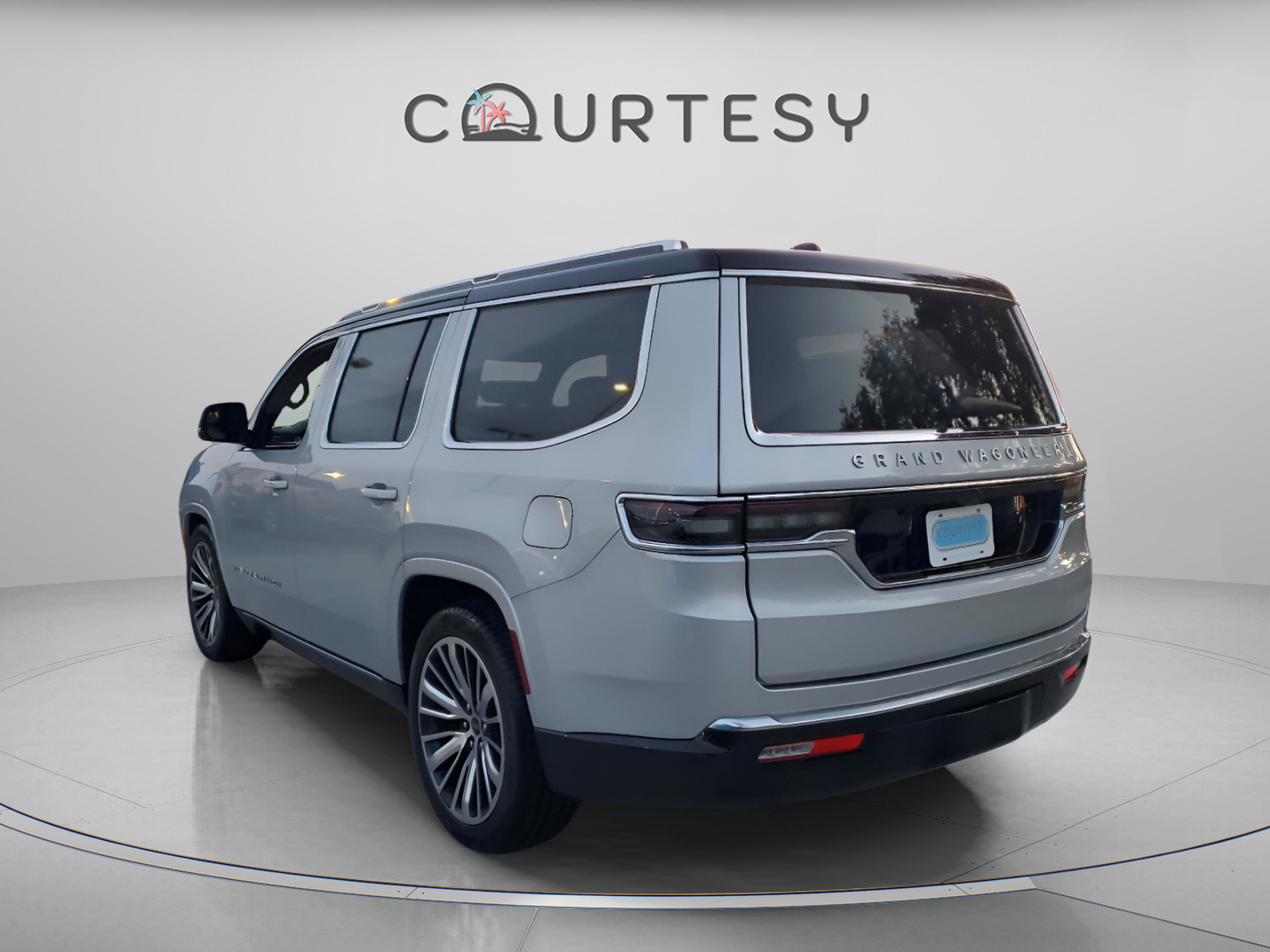 Certified 2025 Jeep Grand Wagoneer 4WD image 2