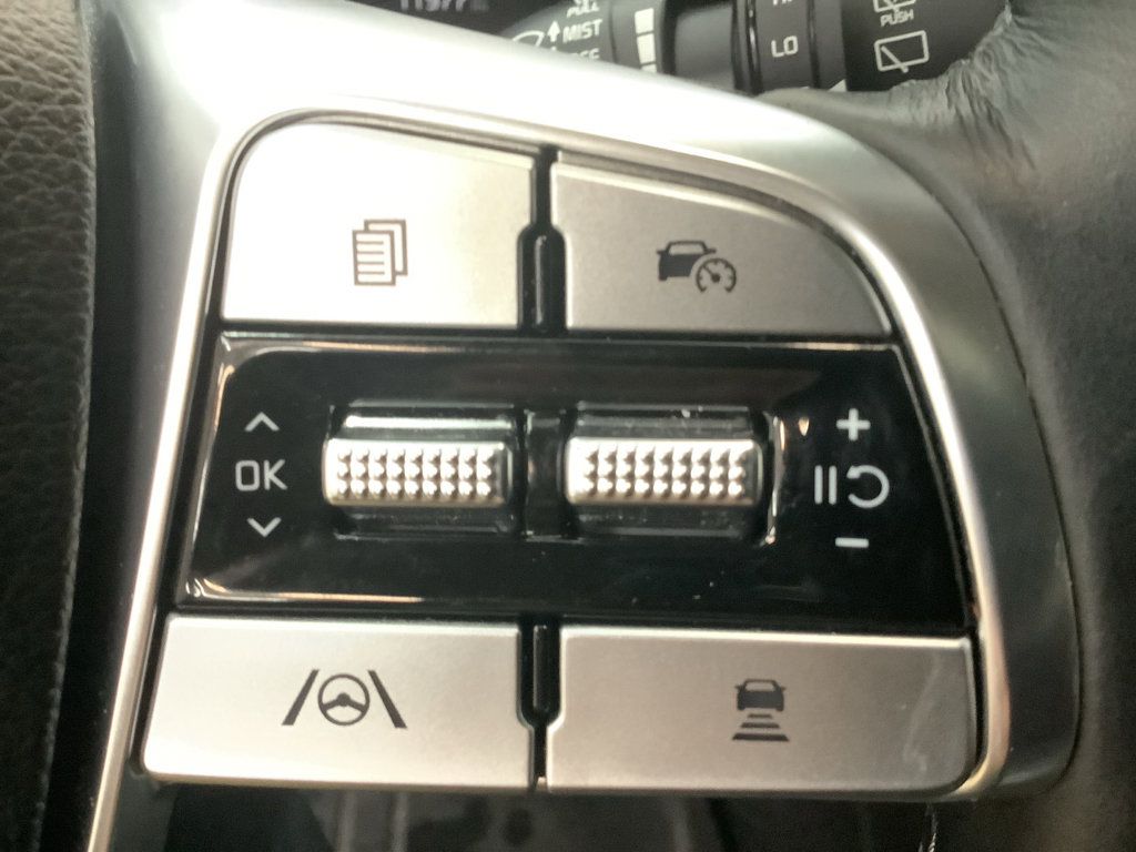 Used 2025 Kia Telluride SX image 18