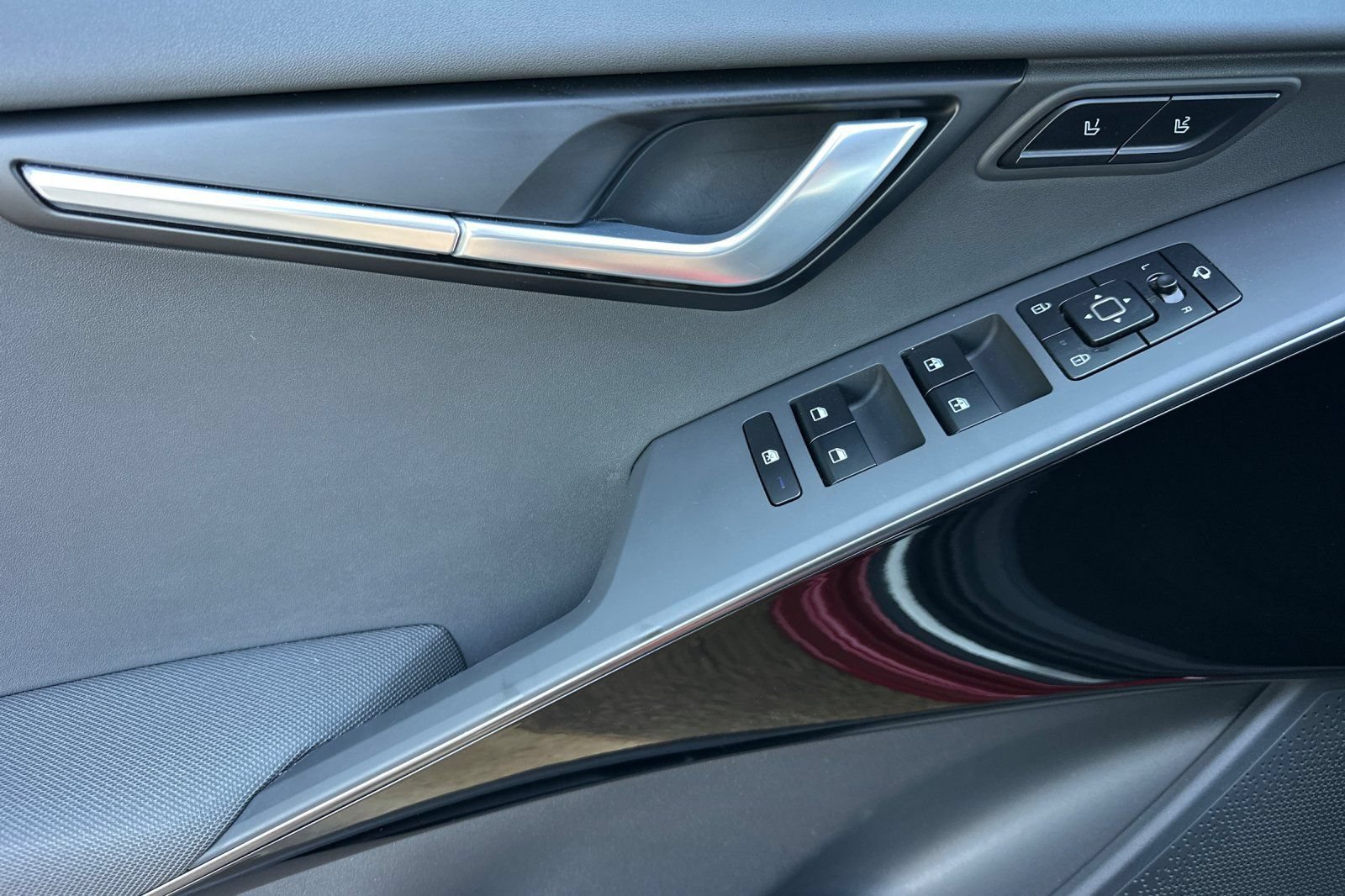 Certified 2024 Kia Niro FWD image 8