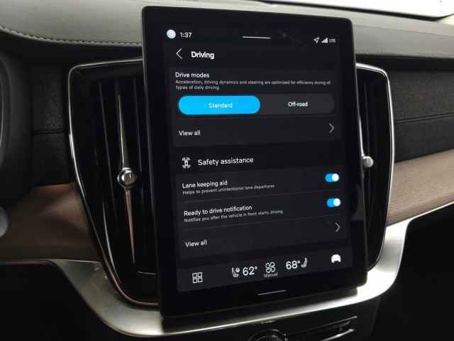 Certified 2026 Volvo XC90 B6 Plus AWD/4WD image 33