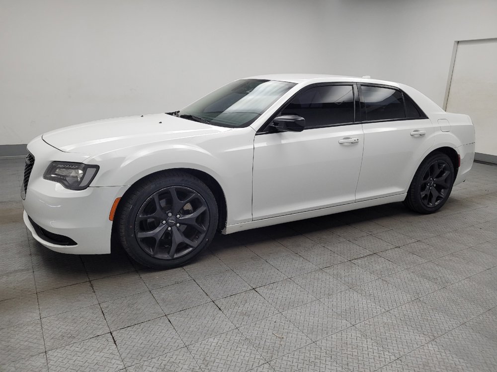Used 2021 Chrysler 300 Touring w/ Sport Appearance Package RWD image 2