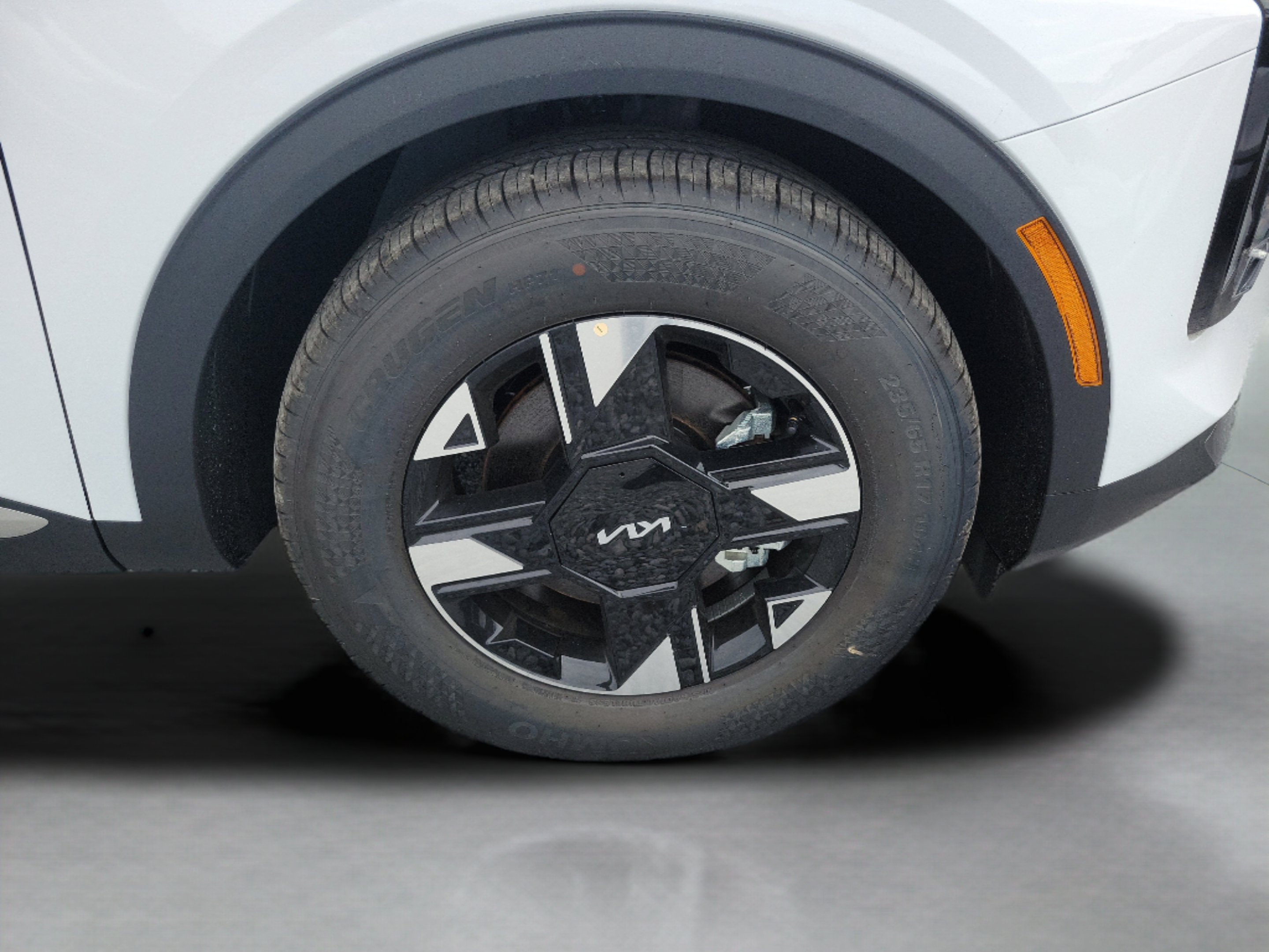 New 2026 Kia Sportage LX FWD image 28