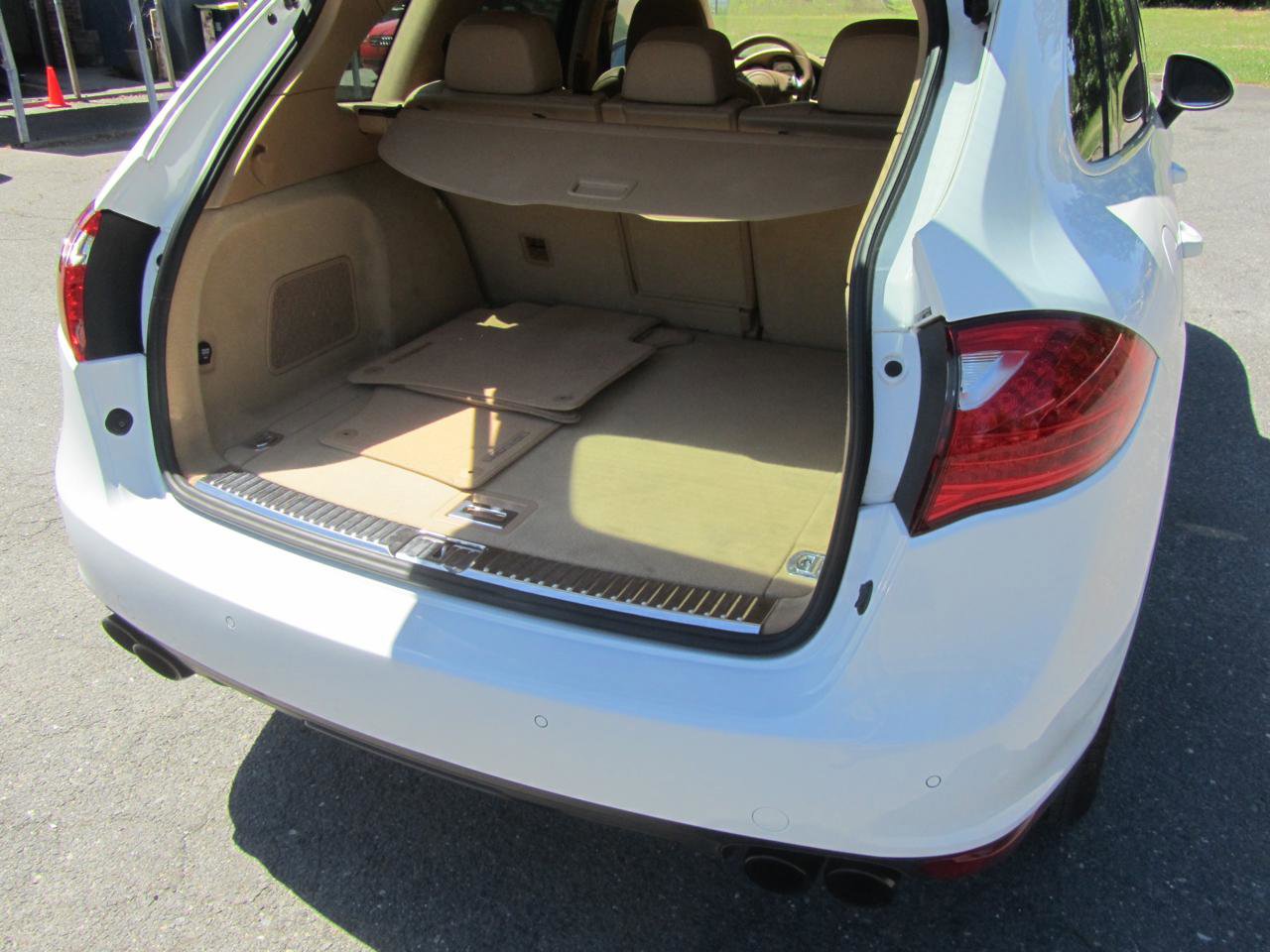 Used 2012 Porsche Cayenne Turbo AWD/4WD image 20