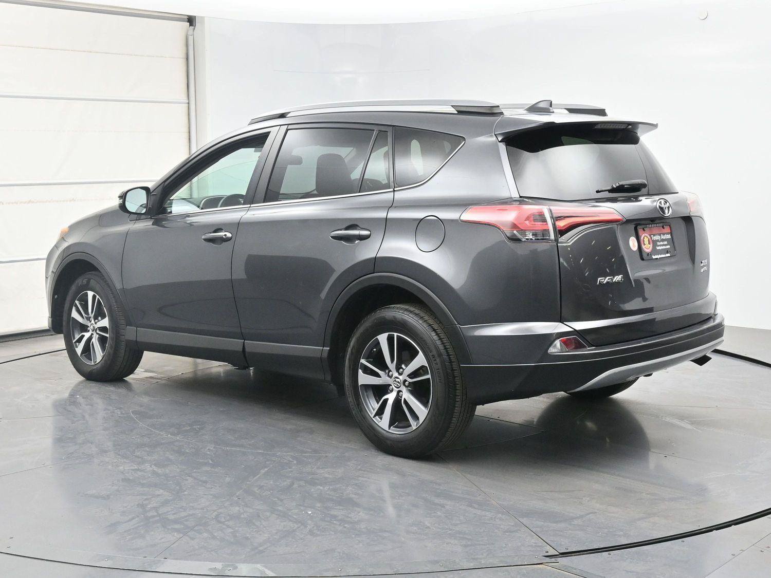 Used 2018 Toyota RAV4 XLE w/ Plus Extra Value Package AWD/4WD image 19