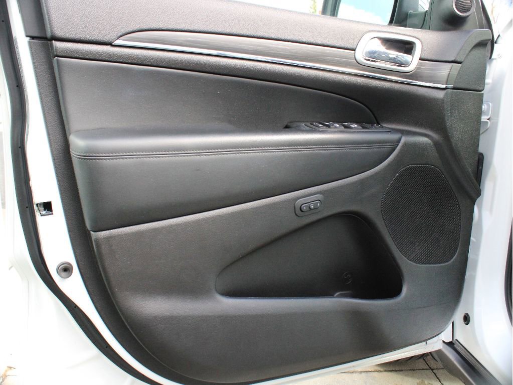 Certified 2021 Jeep Grand Cherokee Limited AWD/4WD image 9