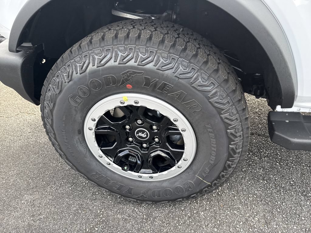 New 2025 Ford Bronco 2-Door w/ Sasquatch Package AWD/4WD image 11