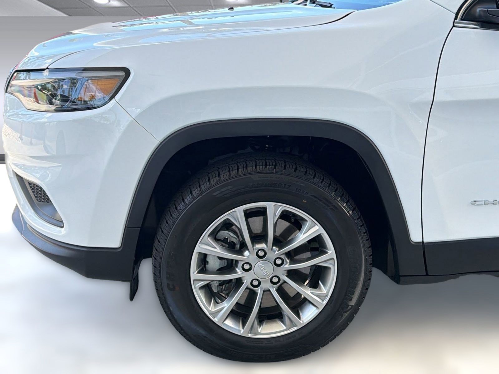 Used 2022 Jeep Cherokee Latitude Lux w/ Sun & Sound Group AWD/4WD image 11