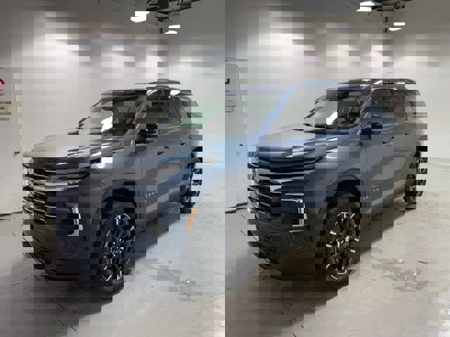 New 2026 Chevrolet Traverse LT image 3