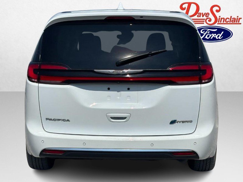 Used 2022 Chrysler Pacifica Touring-L FWD image 8