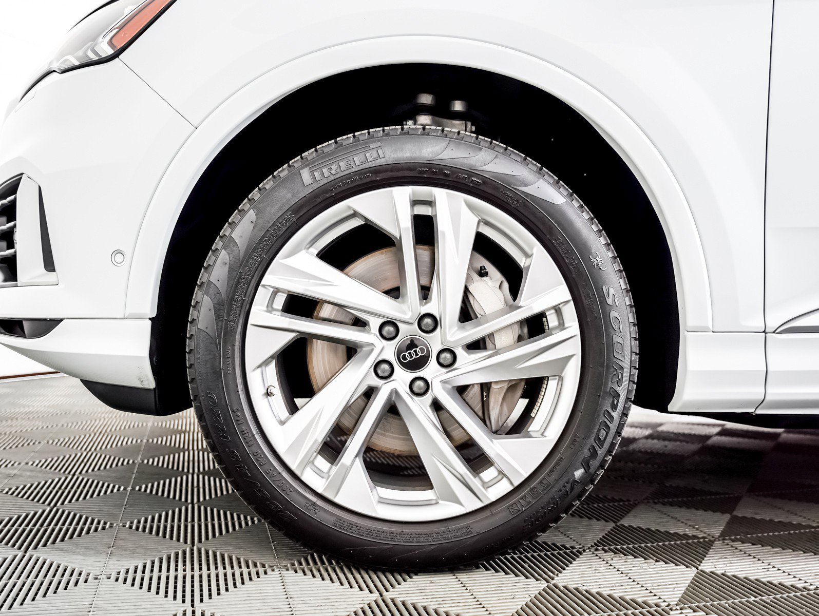 Used 2023 Audi Q7 3.0T Premium Plus image 4