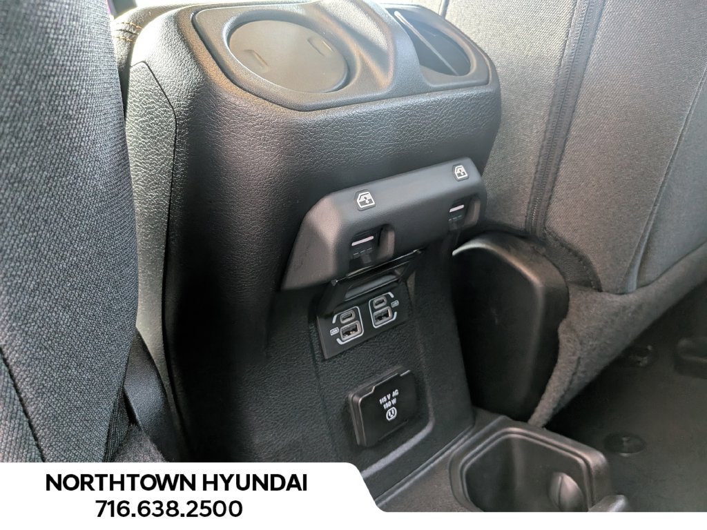 Used 2026 Jeep Wrangler Unlimited Sahara AWD/4WD image 31