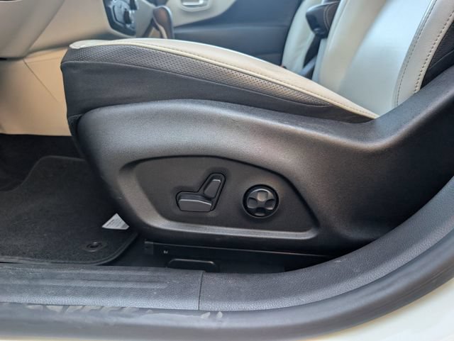 Used 2020 Jeep Renegade Limited w/ LED Lighting Group FWD image 20