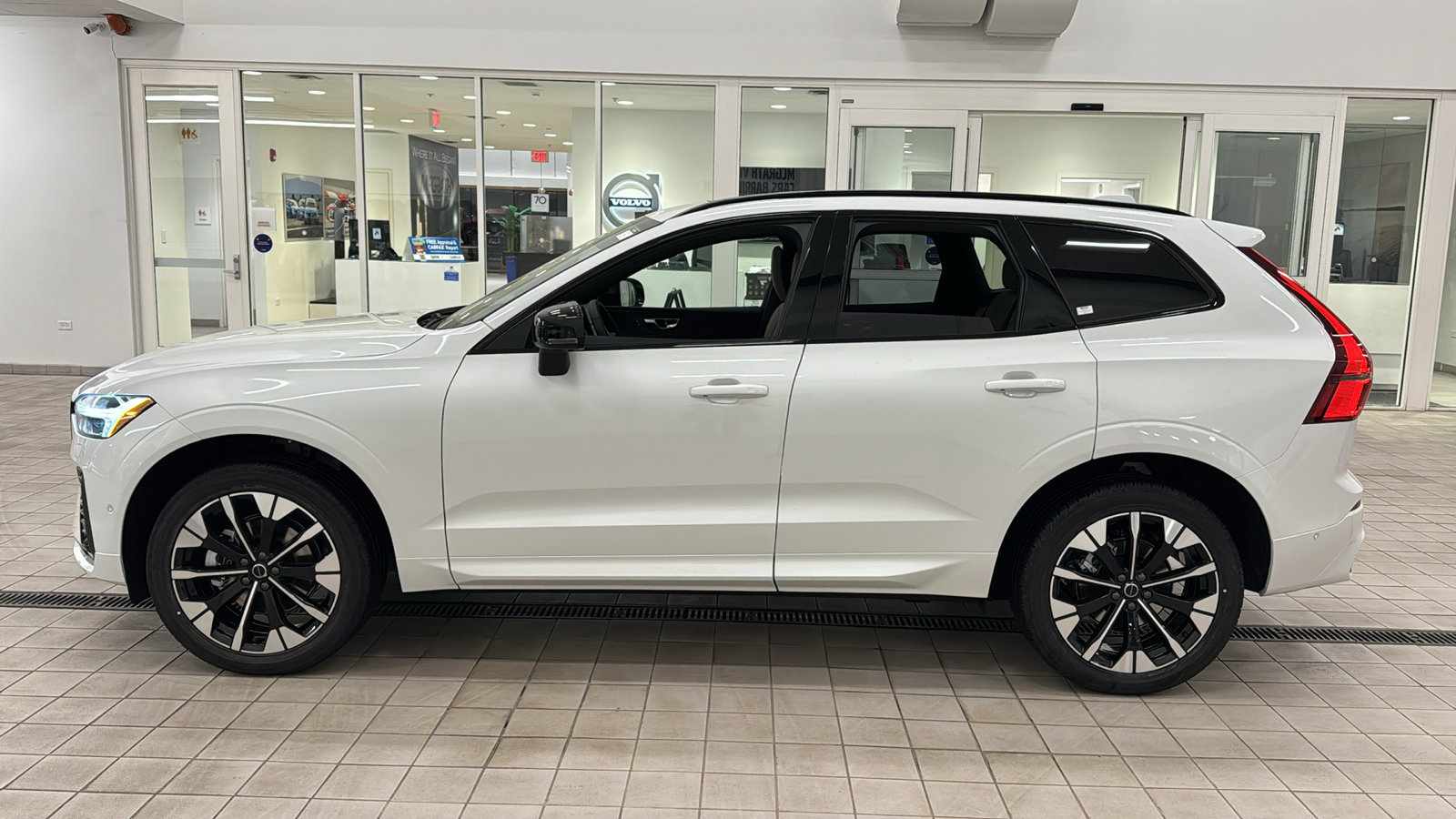 Used 2026 Volvo XC60 B5 Plus w/ Protection Package Premier image 8