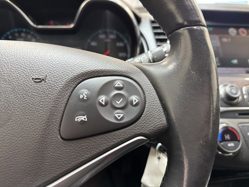 Used 2015 Chevrolet Impala LT w/ Convenience Package image 19
