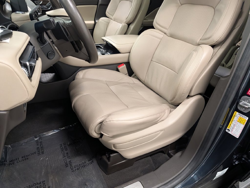 Used 2023 Lincoln Aviator Reserve w/ Equipment Group 201A AWD/4WD image 11