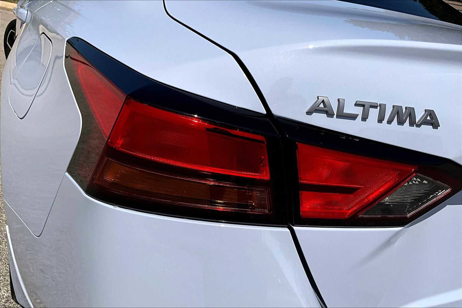 New 2025 Nissan Altima 2.5 SR image 12