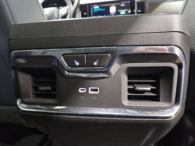 Certified 2024 Chevrolet Silverado 3500 High Country w/ High Country Premium Package image 20