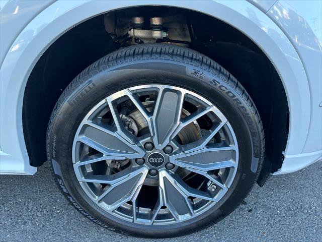Certified 2025 Audi Q5 Premium w/ Premium Plus AWD/4WD image 18