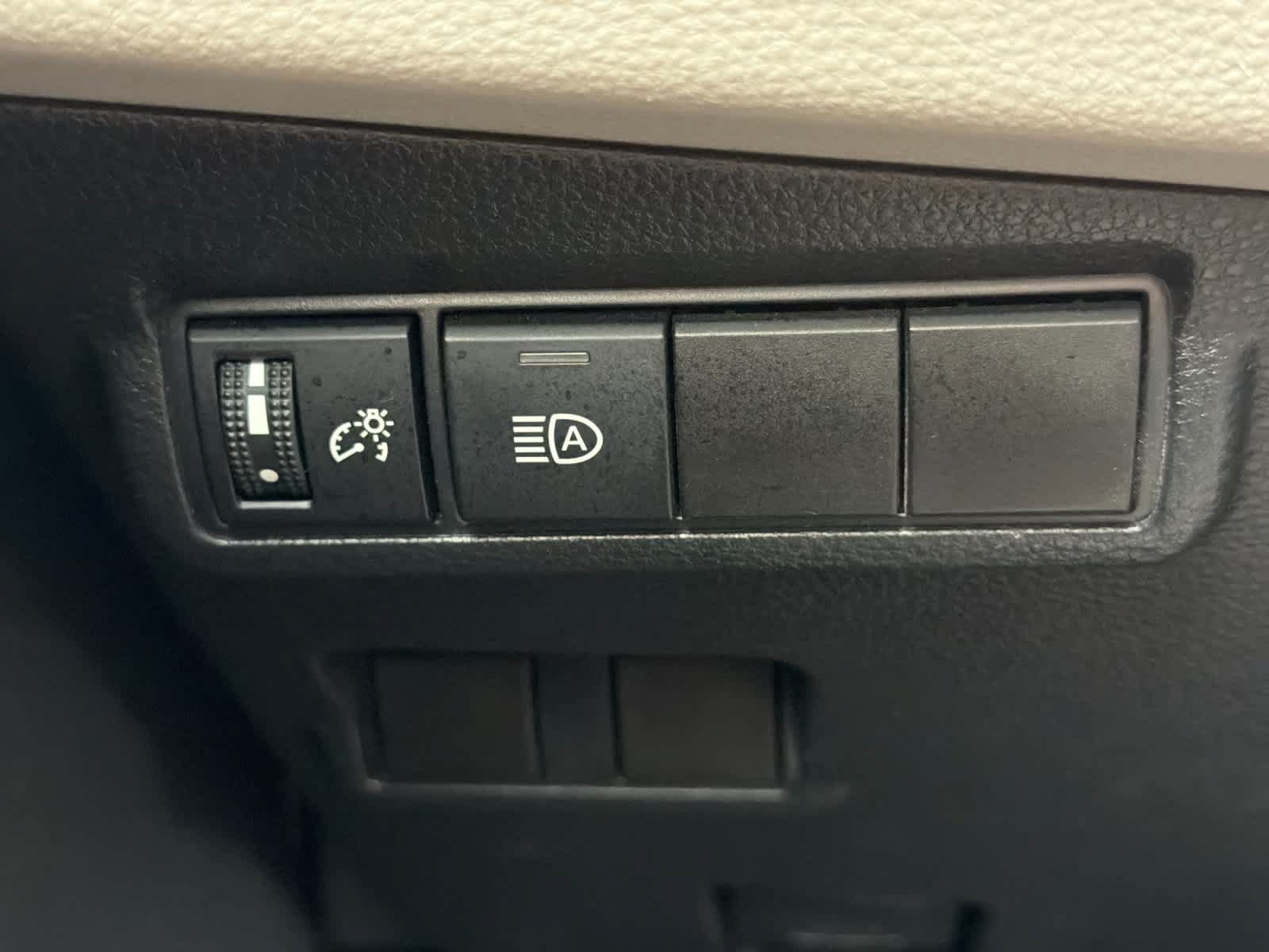 Used 2022 Toyota Corolla Cross LE FWD image 28