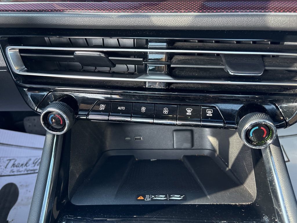 Used 2024 Chevrolet Traverse RS image 32