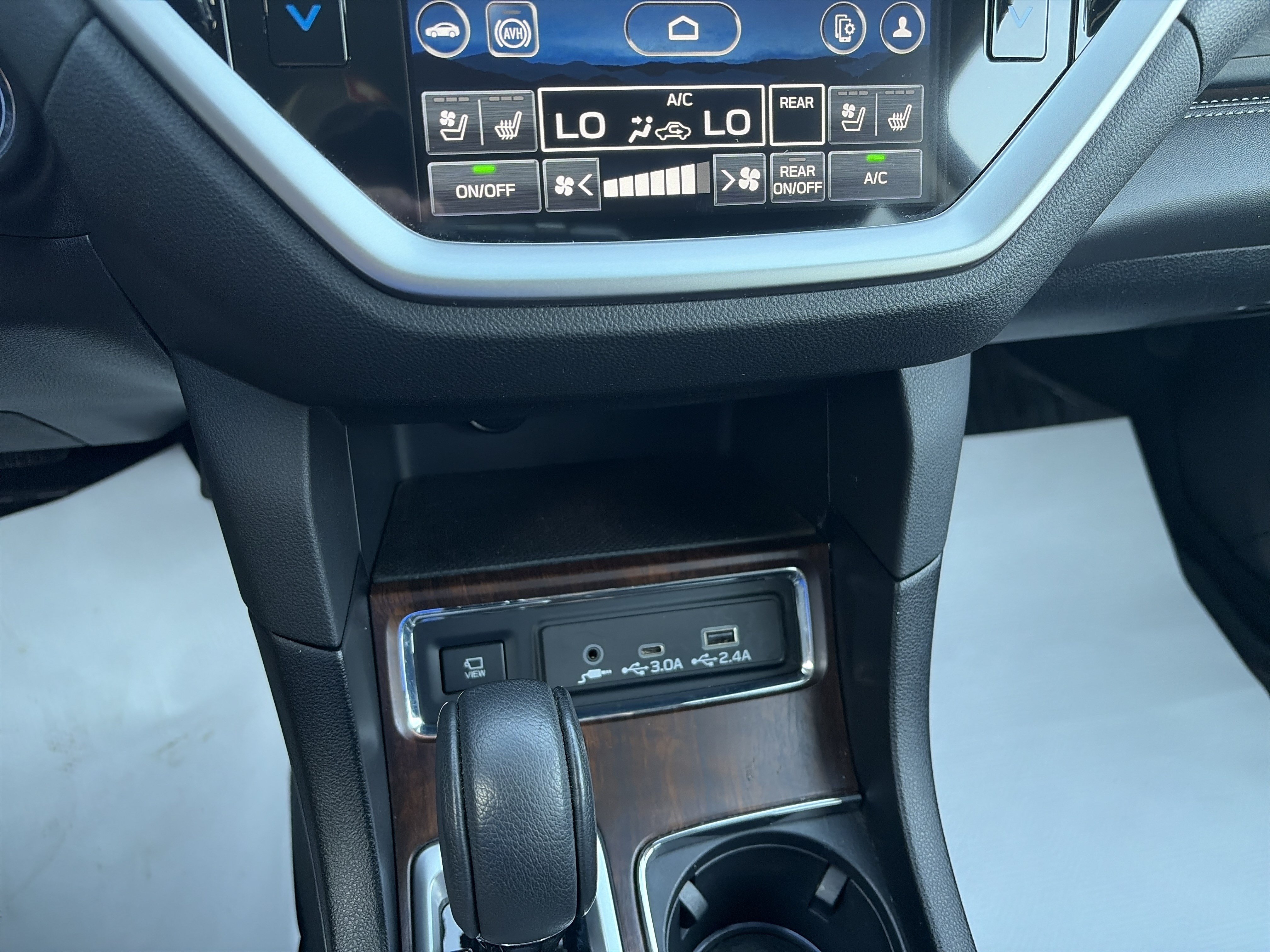 Used 2024 Subaru Ascent Touring AWD/4WD image 25