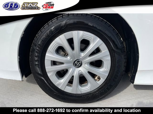 Used 2019 Toyota Prius L Eco image 8