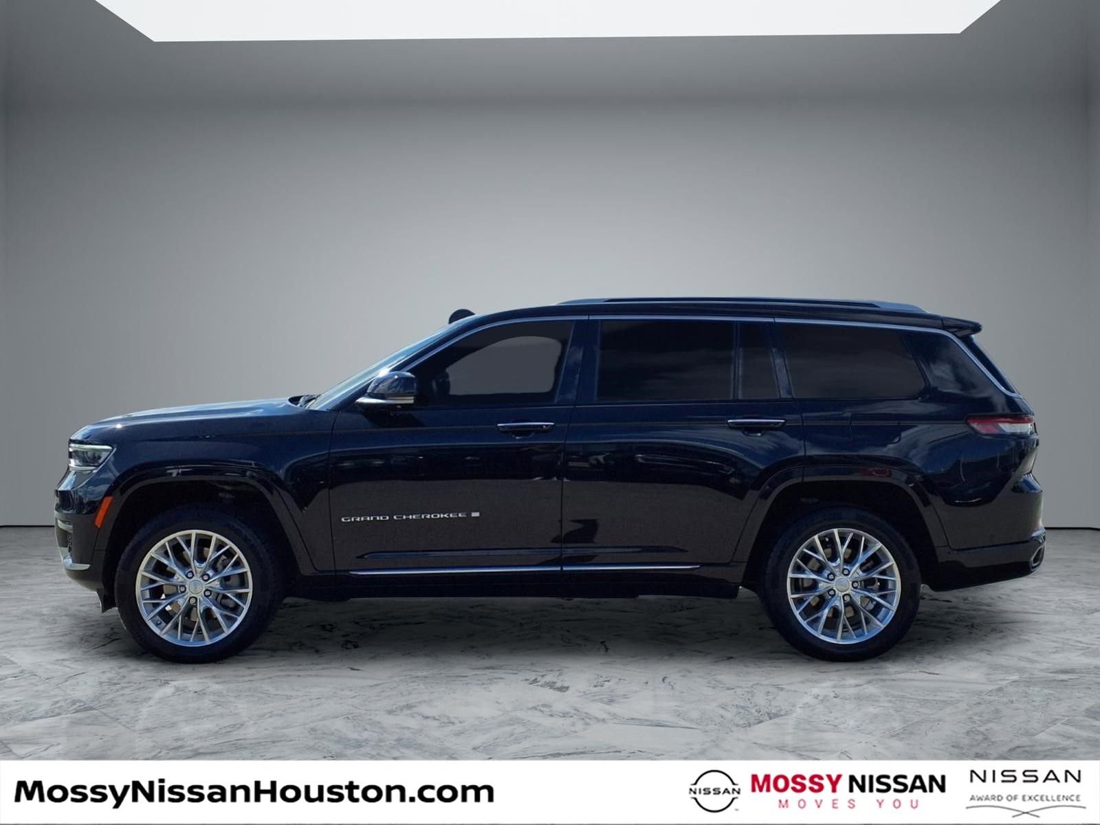 Used 2021 Jeep Grand Cherokee L Summit w/ Advanced Protech Group IV image 5
