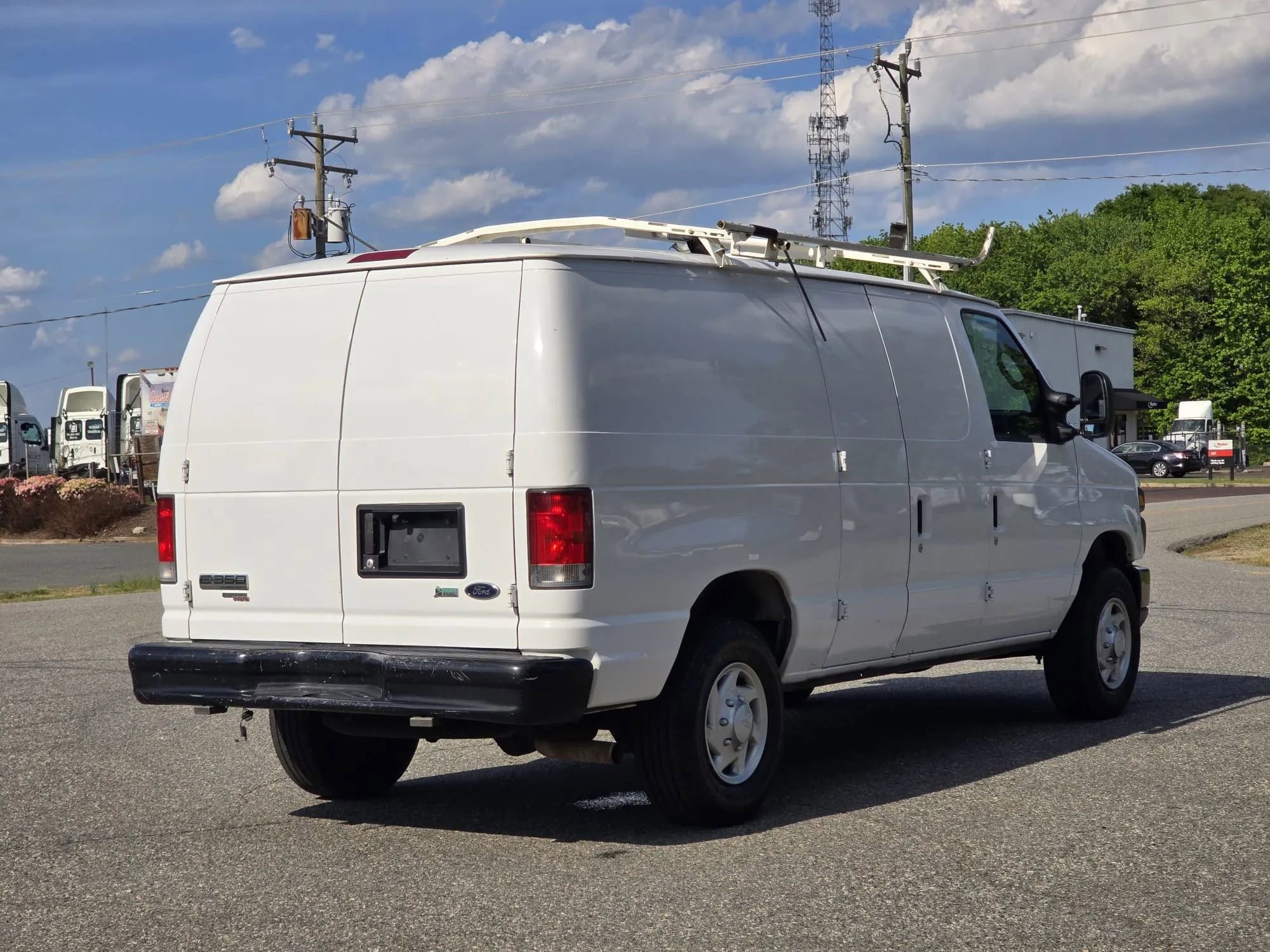 Used 2014 Ford E-350 and Econoline 350 Super Duty RWD image 8