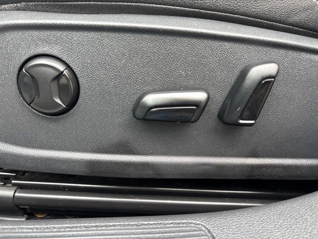 Used 2024 Volkswagen Jetta SE FWD image 16