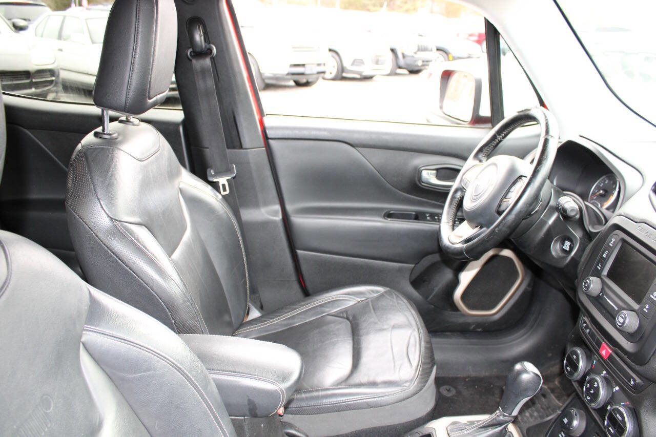 Used 2017 Jeep Renegade Limited image 11