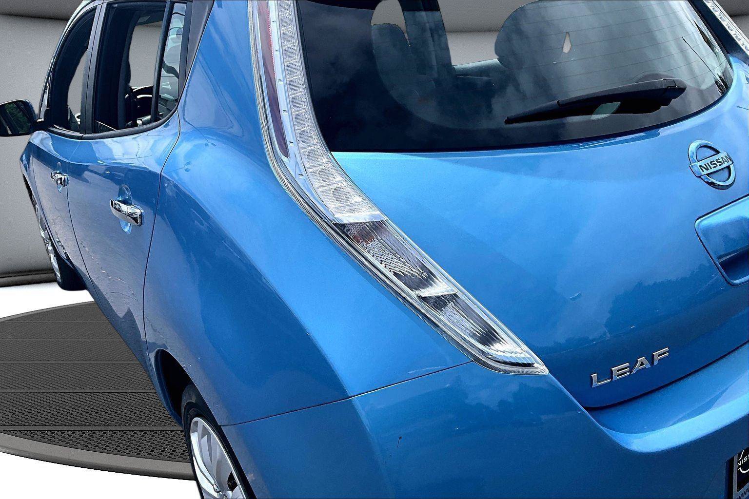 Used 2013 Nissan Leaf S w/ Charger Pkg FWD image 20