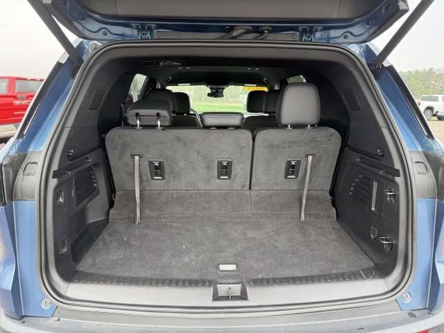 Used 2025 Chevrolet Traverse LT AWD/4WD image 8