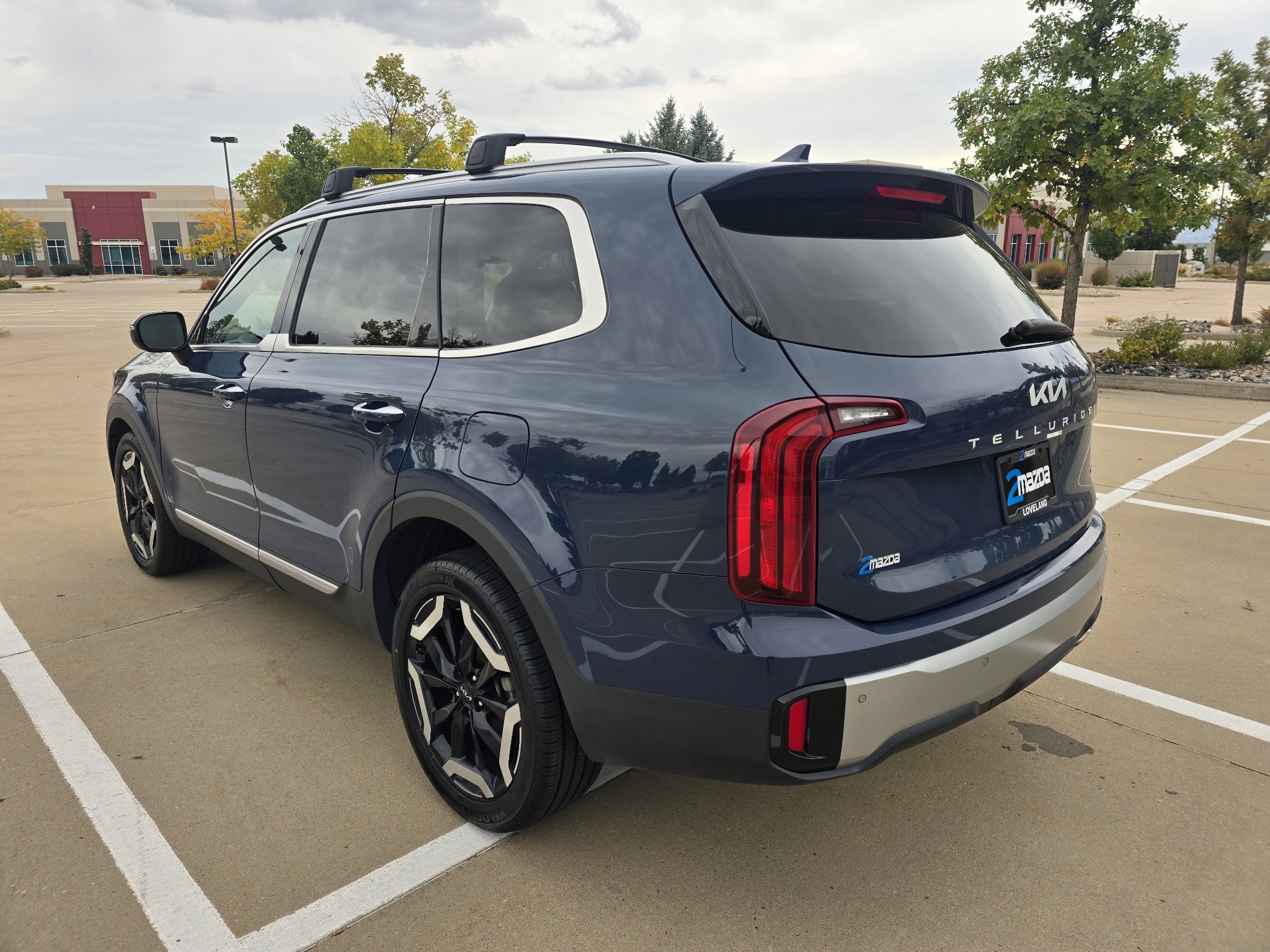 Used 2023 Kia Telluride S w/ S Sunroof Package AWD/4WD image 3