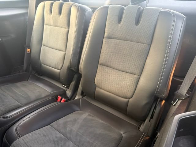 Used 2015 Ford Explorer XLT w/ Equipment Group 202B AWD/4WD image 9