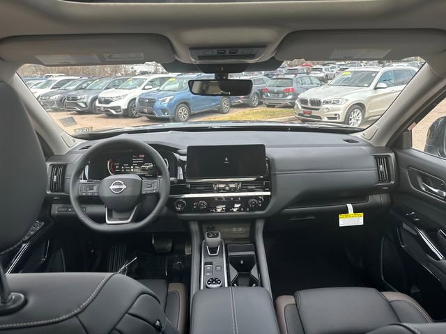 New 2026 Nissan Pathfinder Platinum image 6