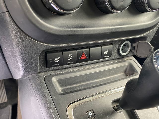 Used 2014 Jeep Patriot Latitude AWD/4WD image 8
