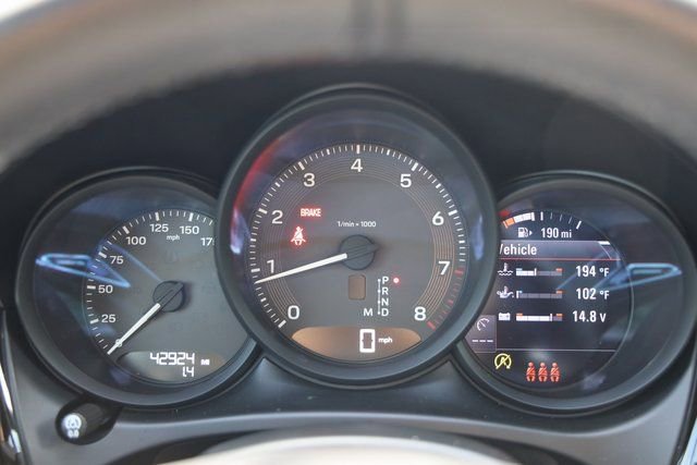 Used 2022 Porsche Macan image 16