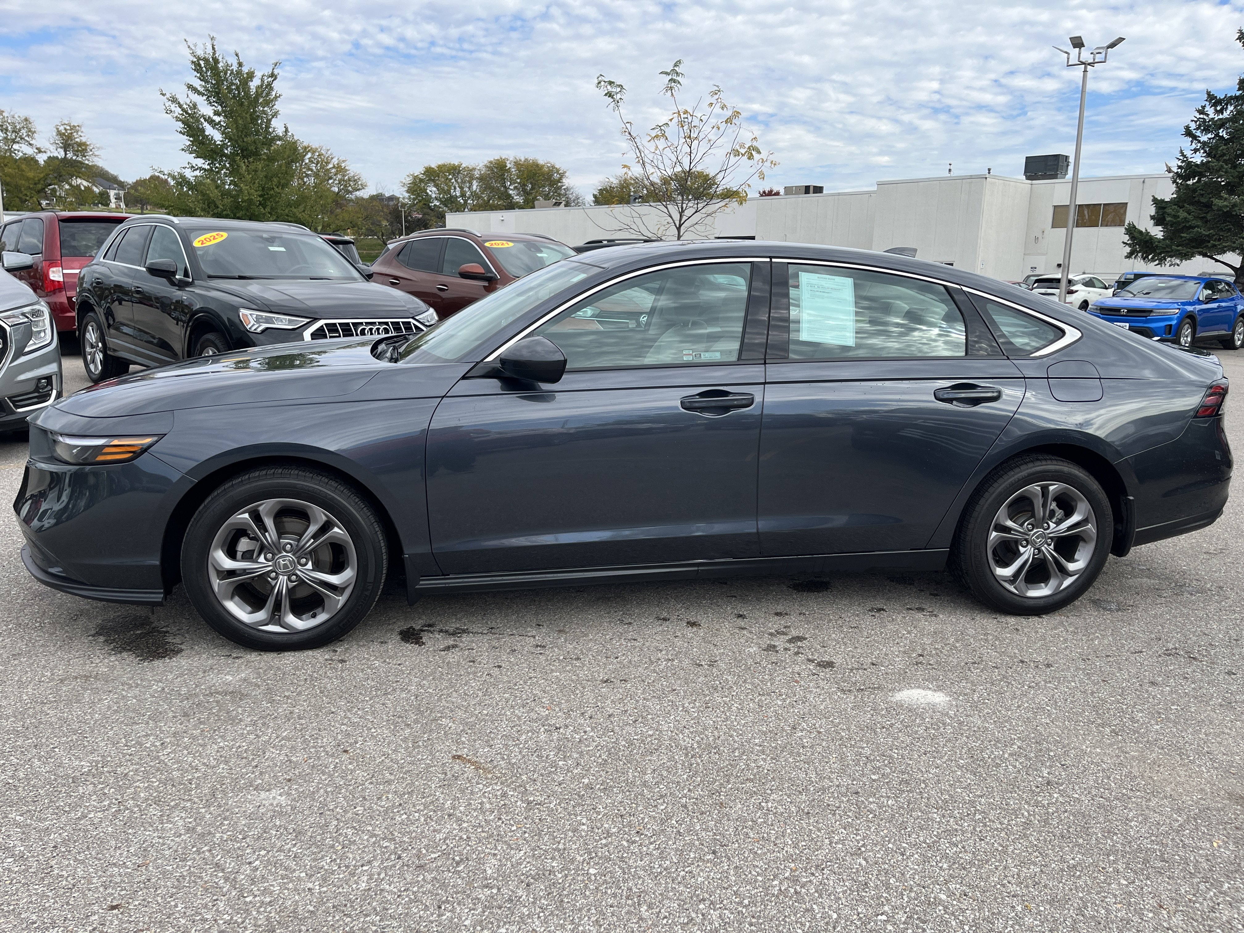 Used 2023 Honda Accord EX image 7