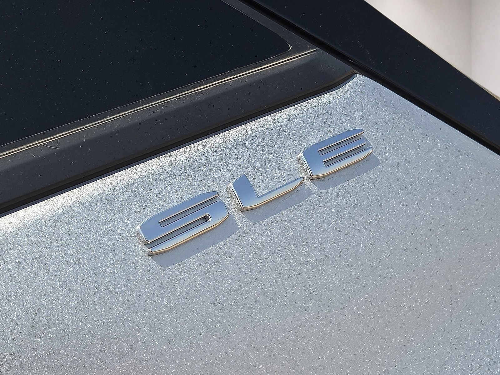 Used 2022 GMC Terrain SLE w/ Driver Convenience Package AWD/4WD image 11
