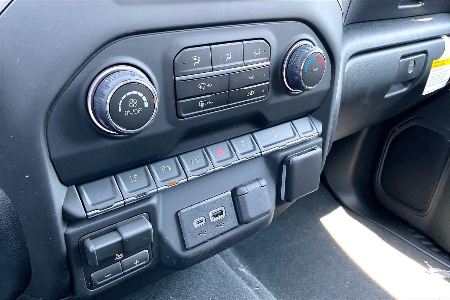 New 2026 Chevrolet Silverado 2500 Custom w/ Custom Value Package AWD/4WD image 19