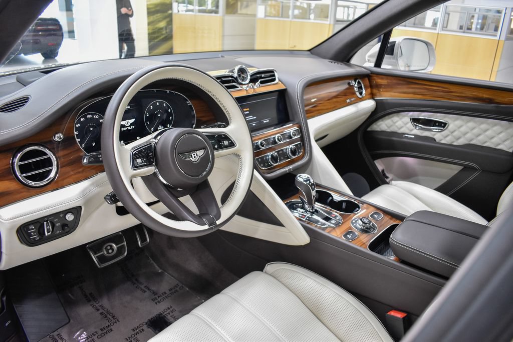 Used 2023 Bentley Bentayga AWD/4WD image 23