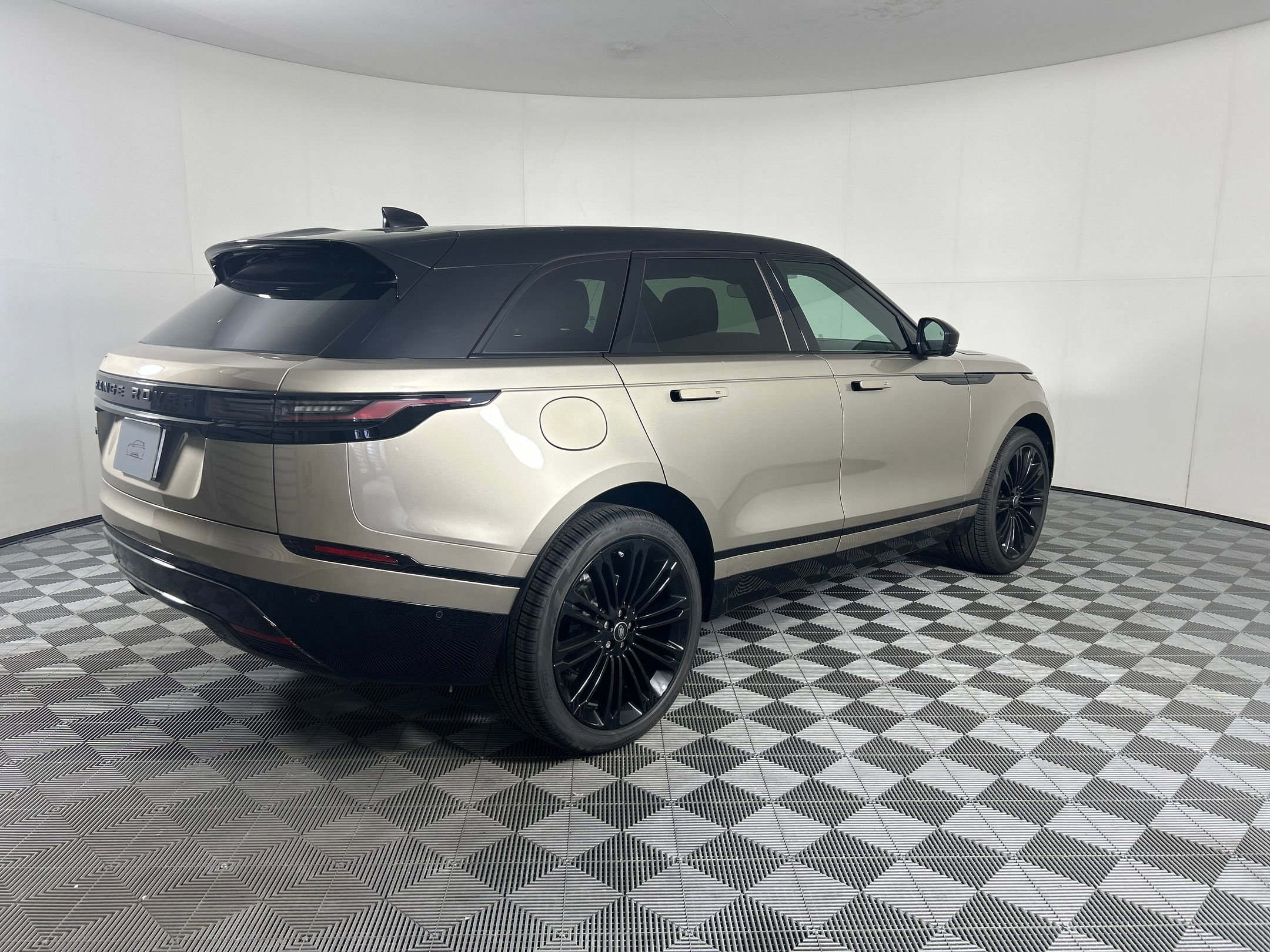 New 2026 Land Rover Range Rover Velar Dynamic SE image 7