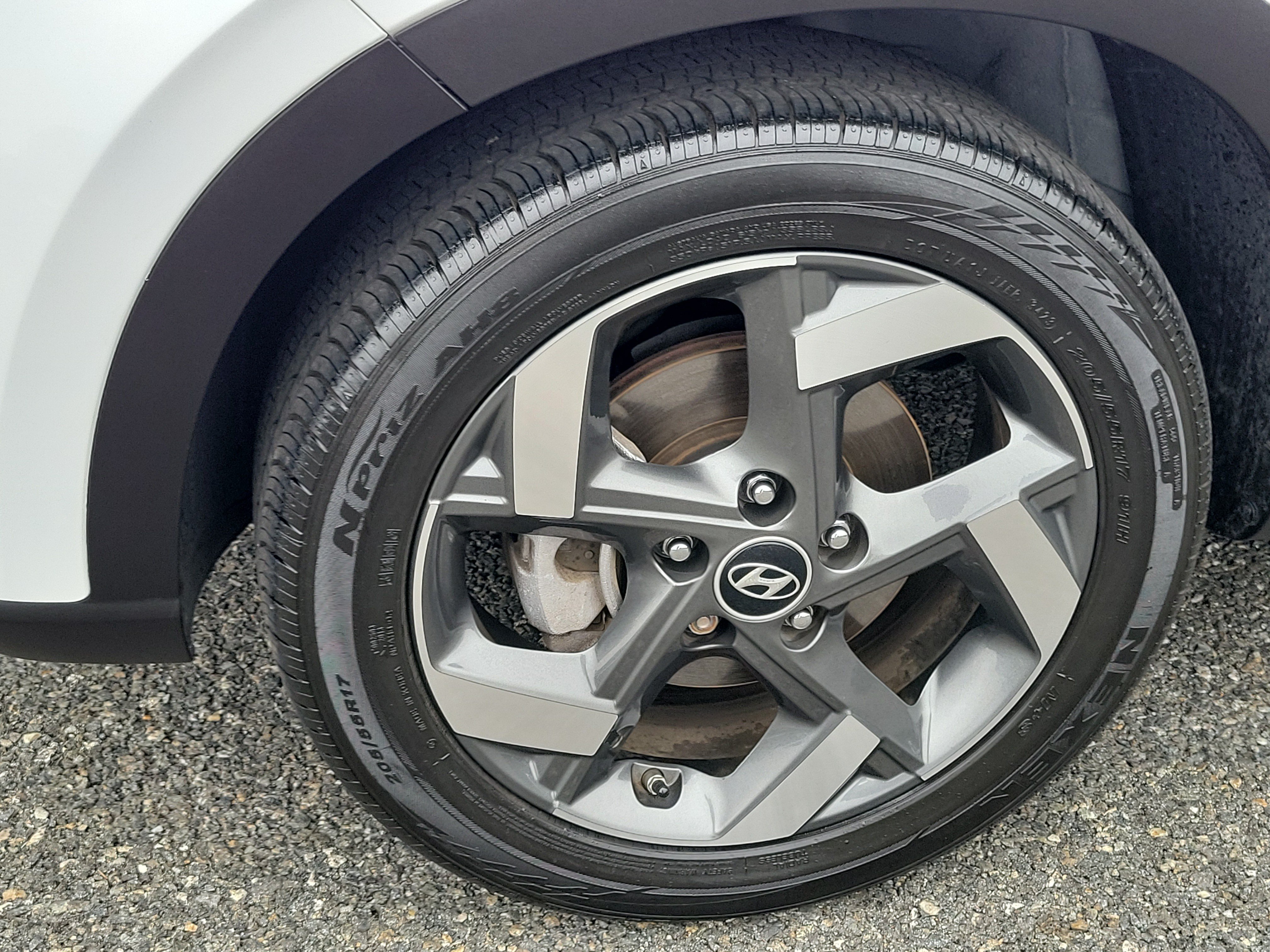 Certified 2024 Hyundai Venue SEL FWD image 7