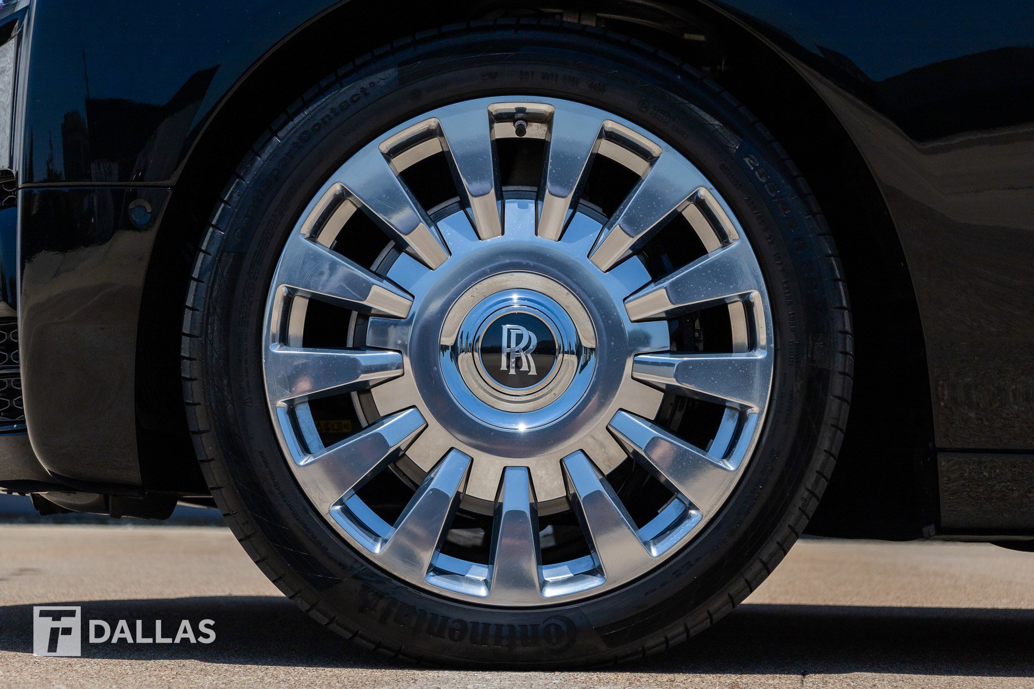 Used 2023 Rolls-Royce Phantom Extended Wheelbase RWD image 8